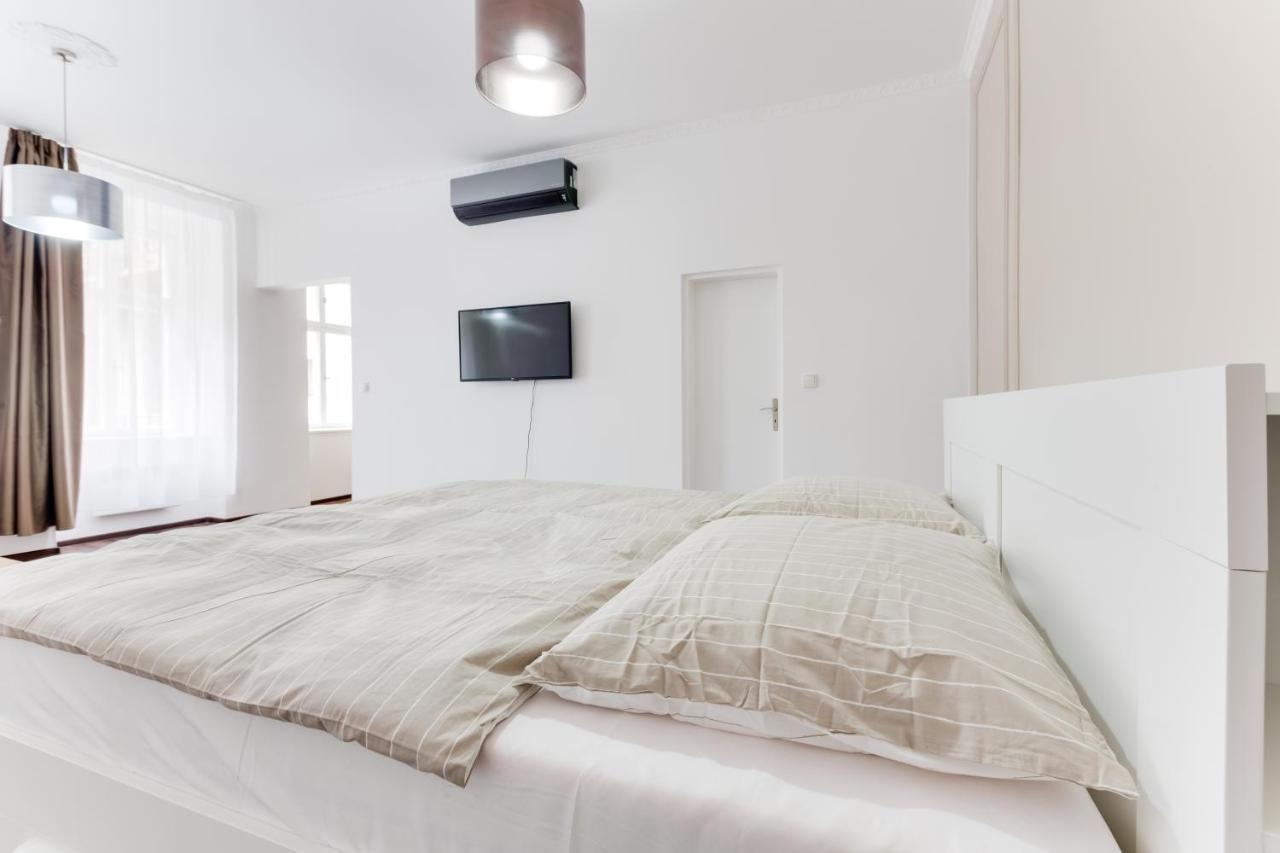פראג Free Days Luxury Apartment מראה חיצוני תמונה